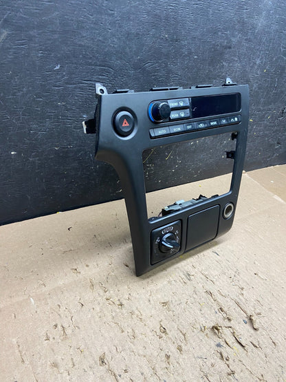 2003-2004 Nissan Pathfinder Radio A/C Heat Temperature Climate Control t6448 DG3