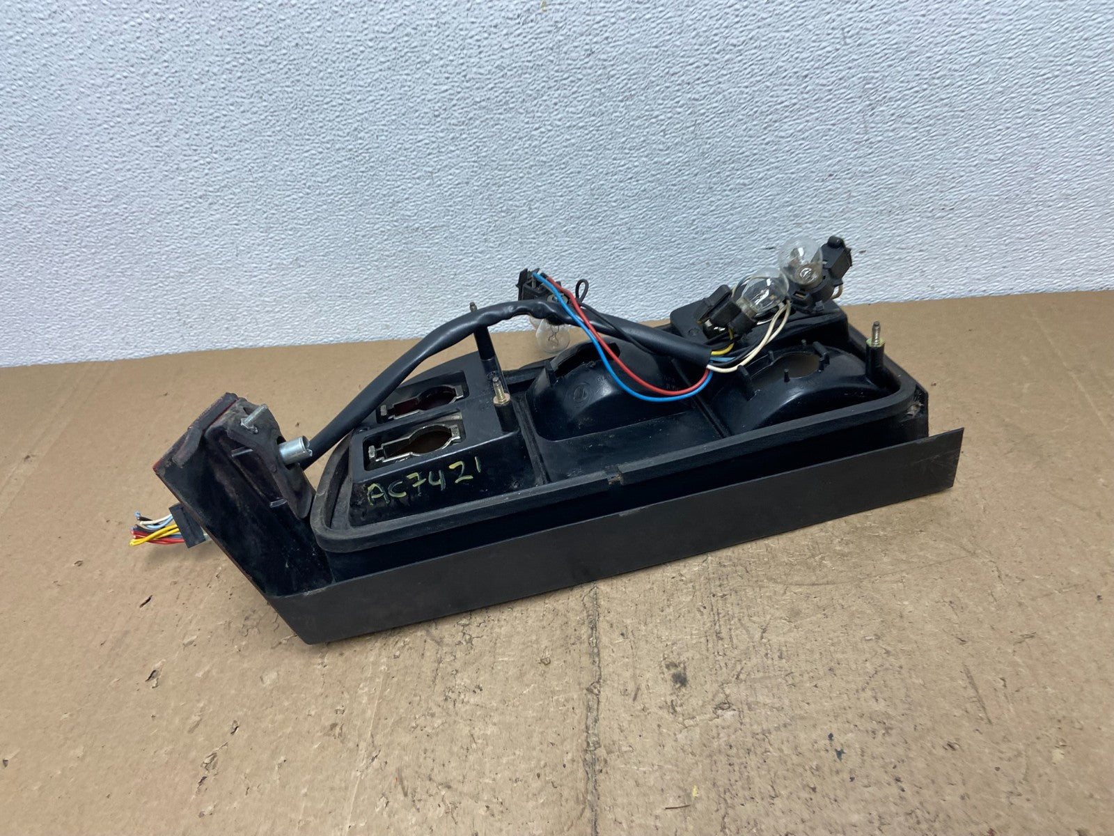 1982 to 19890 Alfa Romeo Spider Right Passenger Side Tail Light AC7421 DG6