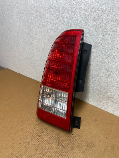 2007 to 2010 Hyundai Entourage Left Driver LH Side Tail Light AE0393 LK1