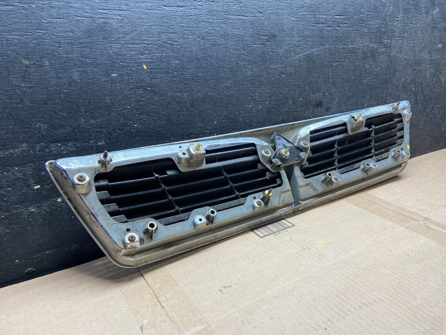2002 2003 Mitsubishi Lancer Front Upper Radiator Grille Grill OEM C8494 DG16