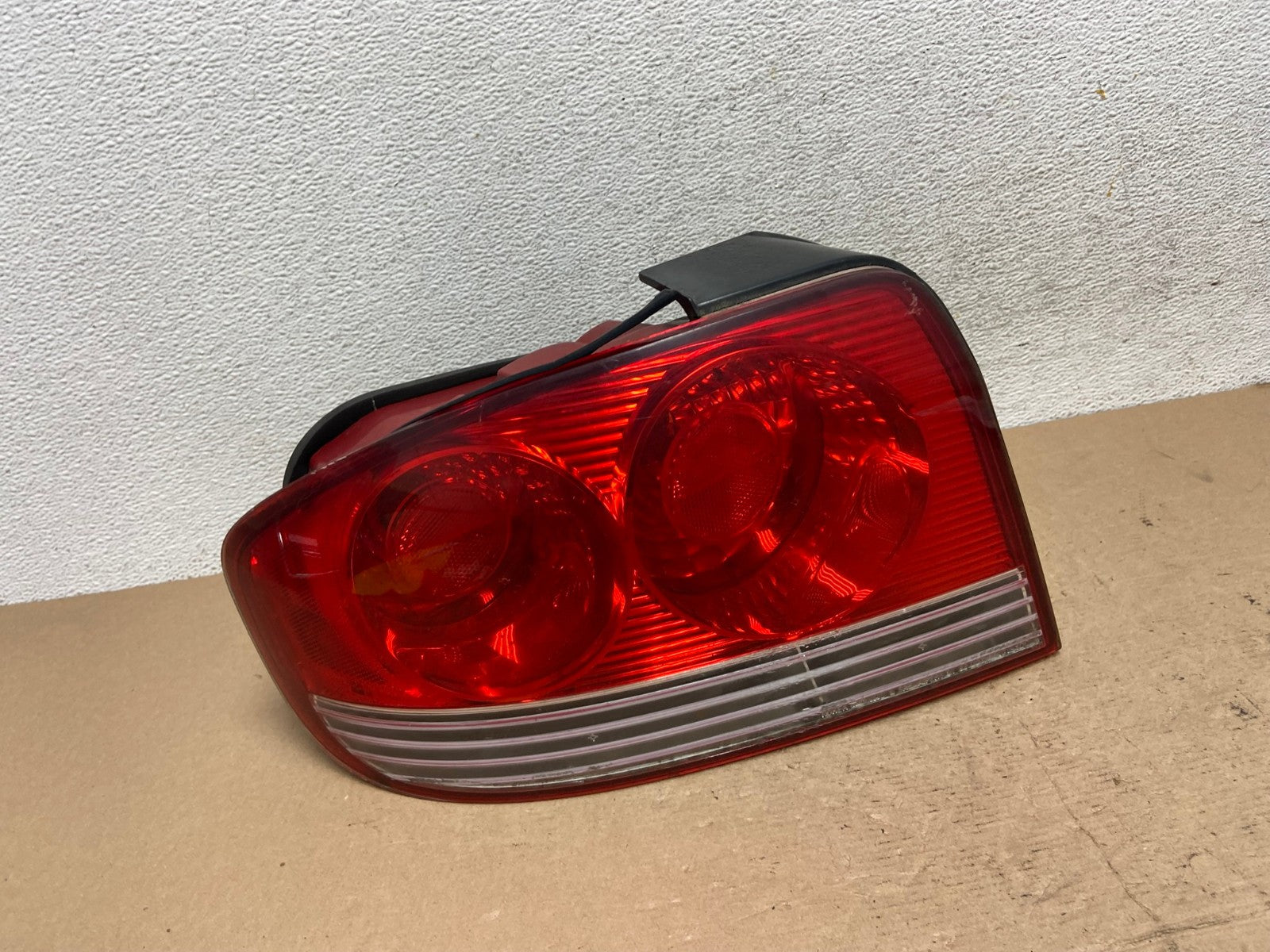 2002 to 2005 Hyundai Sonata Left Driver Lh Side Tail Light AF4769 LK0