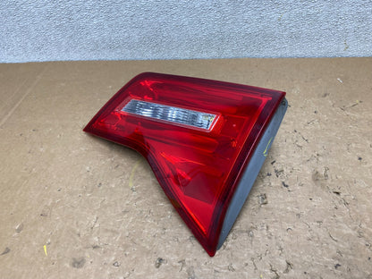 2007 2008 2009 Acura Mdx Right Passenger Rh Side Inner Tail Light Oem V6079 DW1