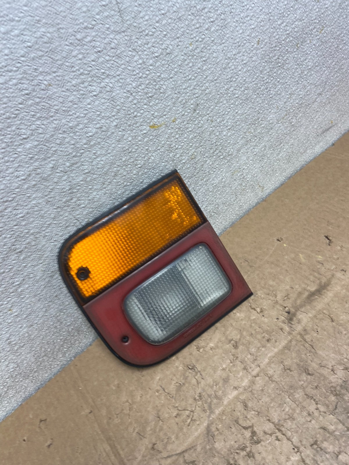 1996 to 1998 Mazda Mpv Right Passenger RH Side Inner Tail Light Oem Z1102 DW2