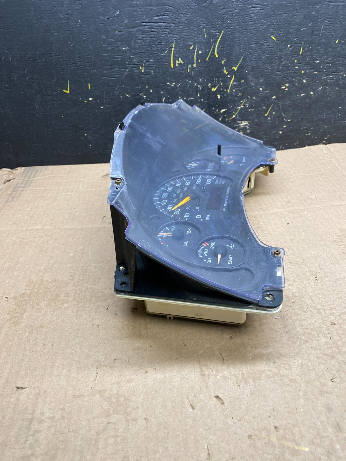 1996 to 2000 Chevrolet Express Speedometer Cluster Gauge Y9986 DG3