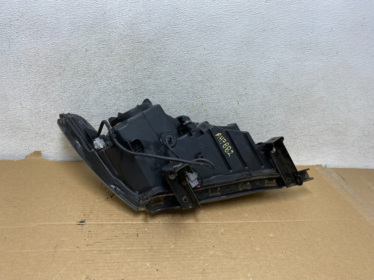 2014 to 2016 Acura MDX Headlight Halogen Left Driver LH Side AH7882 DW4