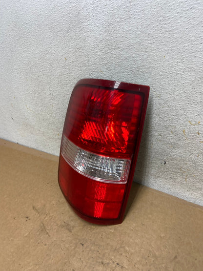 2004 to 2008 Ford F150 F-150 Left Driver LH Side Tail Light AI3547 LK1
