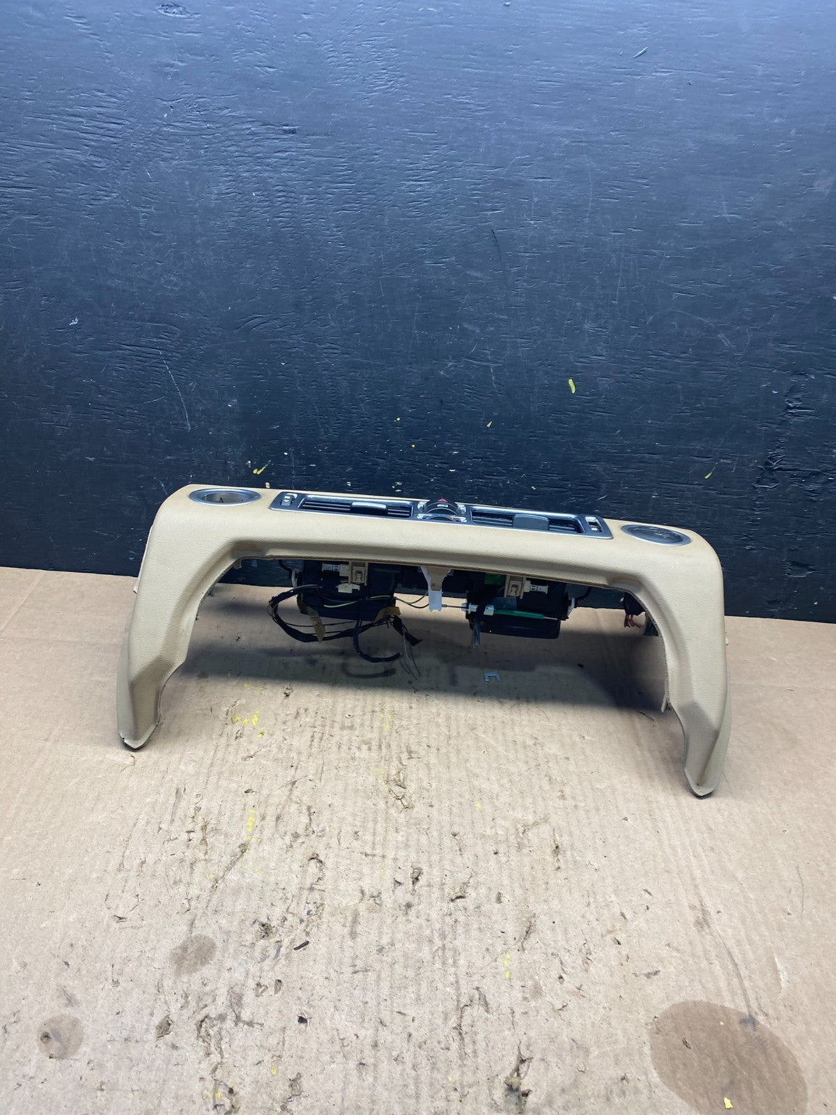 2010 2011 2012  Land Rover Range Rover Center Dash Air Vent Trim Oem P7720 DG3