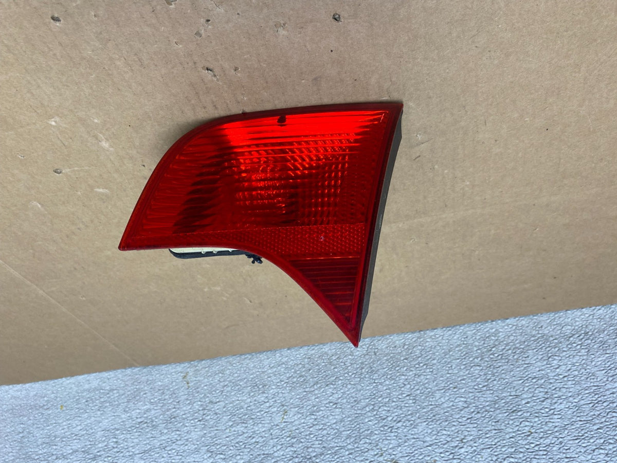 2004-2008 Audi A4 Sedan Right Passenger RH Side Inner Tail Light V4810 DW0