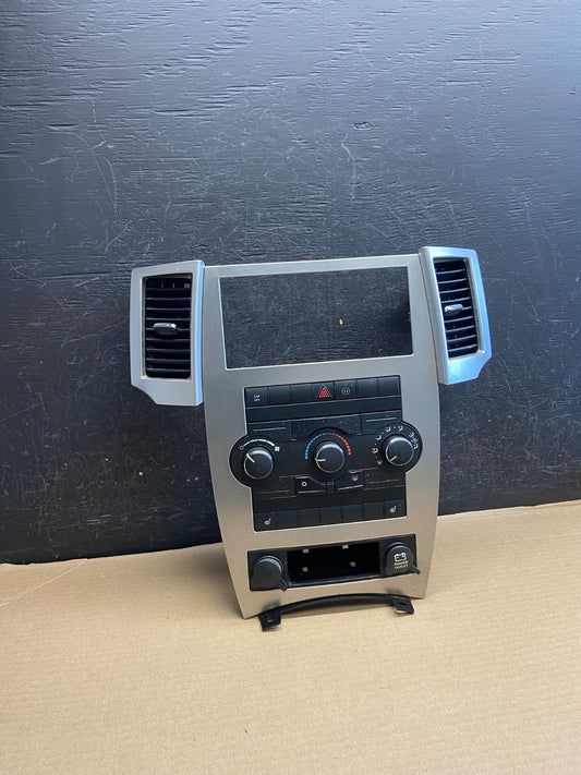 2008 2009 2010 Jeep Grand Cherokee A/C Climate Control Bezel AH1241 DG0