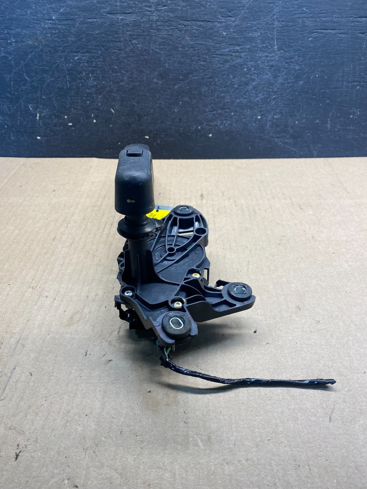 2013 to 2019 Ford Escape Rear Windshield Wiper Motor AG9658 DG4