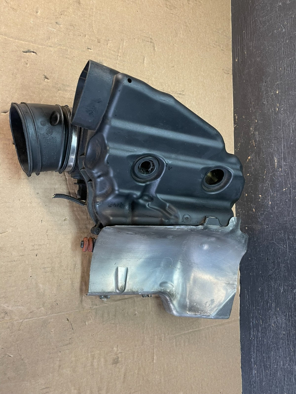 2009-2012 Bmw 7-Ser F01 750i Left Driver Air Filter Cleaner Intake Box AF5381 DG6