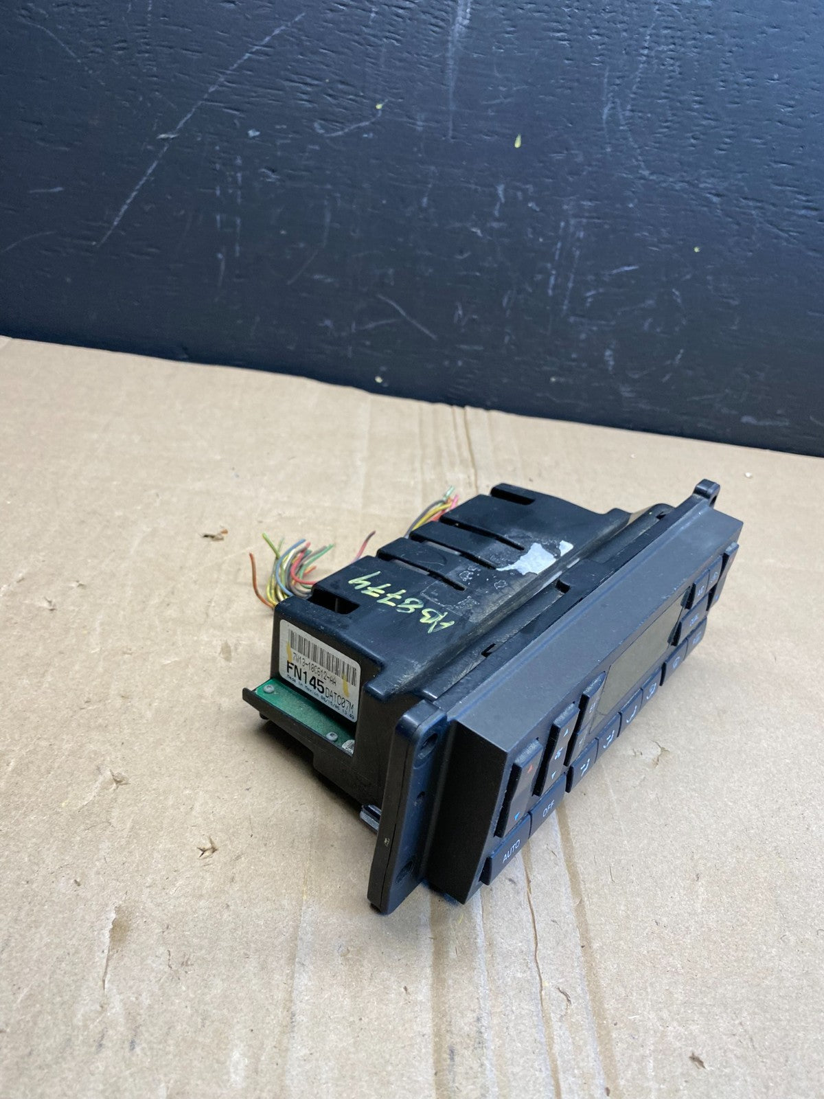2003 to 2006 Lincoln Town Car OEM Climate Control Panel OEM ab8774 DG1