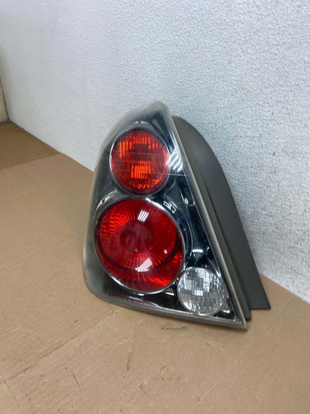 2005 to 2006 Nissan Altima Left Driver Side Tail Light AE6650 LK1
