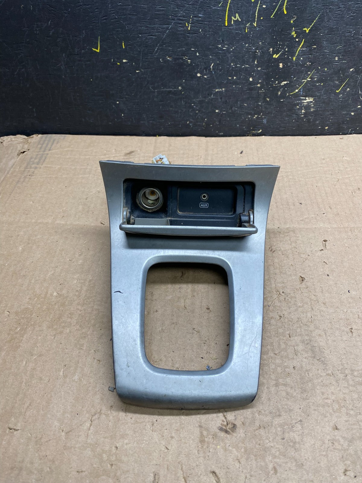 2003 - 2008 Subaru Forester Center Console Shifter Bezel  Trim Z0176  DG2
