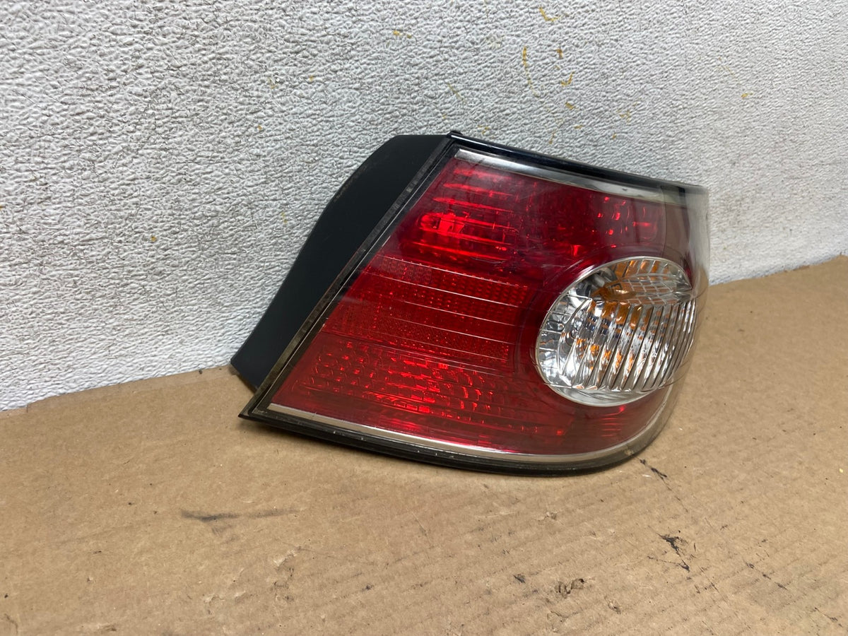 2002 to 2004 Lexus ES300 ES330 Right Passenger Side Tail Light AH4244 LK1