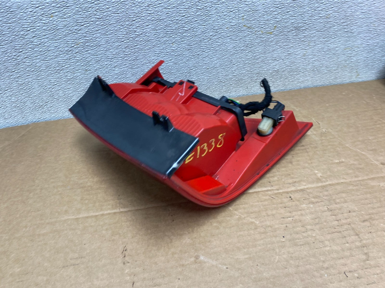2002-2005 Mercedes ML350 ML-Class Left Driver Lh Side Tail Light OEM Z1338 DW4
