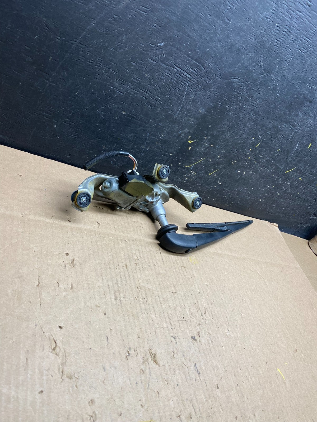 2012 to 2017 Toyota Prius V Rear Wiper Windshield Motor T4626 DG1