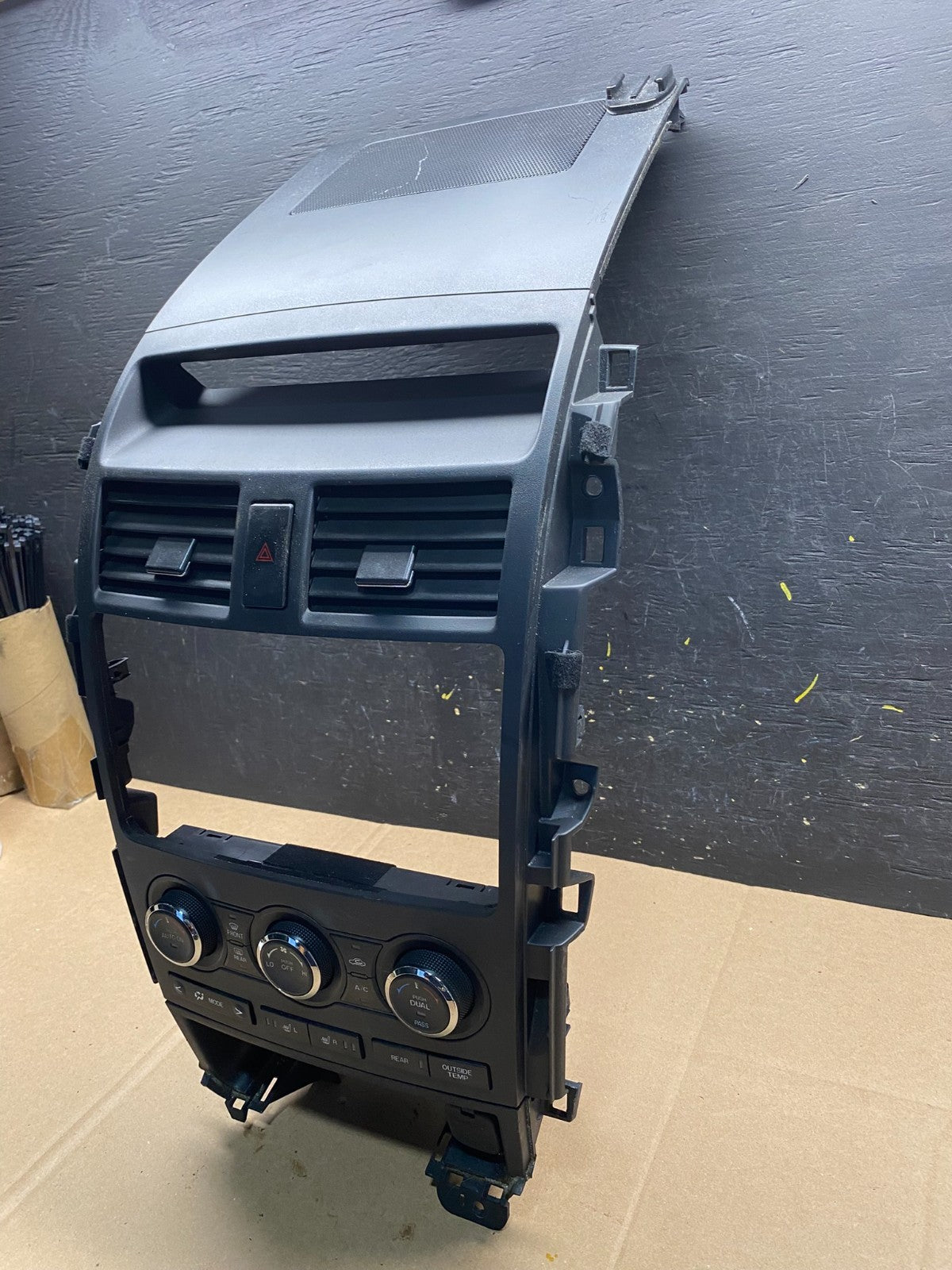 2010 - 2015 Mazda CX-9 Radio Dash Trim Bezel W/Vent AC Climate Control R8719 DG2