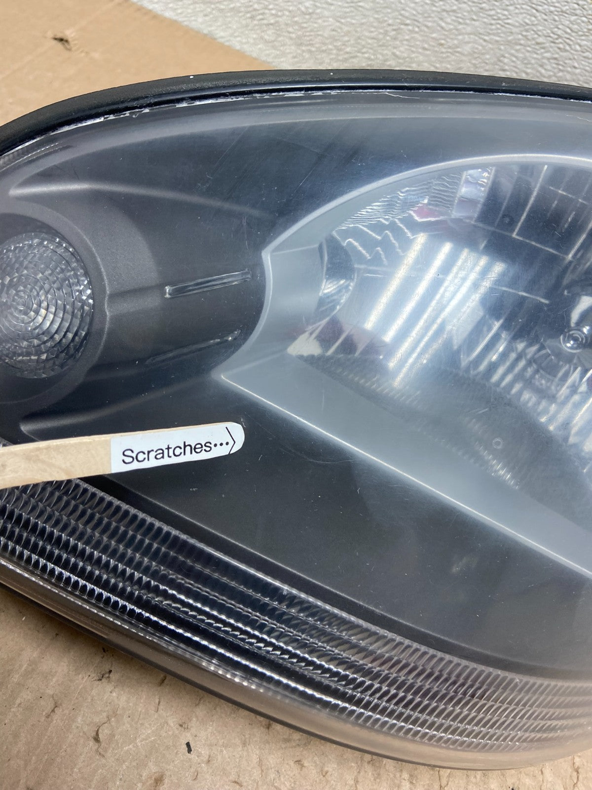 2005 to 2008 Hyundai Tucson Left Driver LH Side Headlight Oem Y2912 DW3