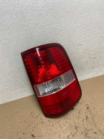 2004 to 2008 Ford F150 F-150 Right Passenger RH Side Tail Light AF7028 LK2
