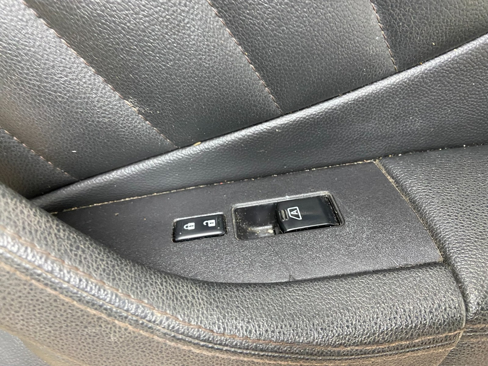 2009 to 2012 Infiniti EX35 Front Right Passenger RH Door Trim Panel Y3197 DG3