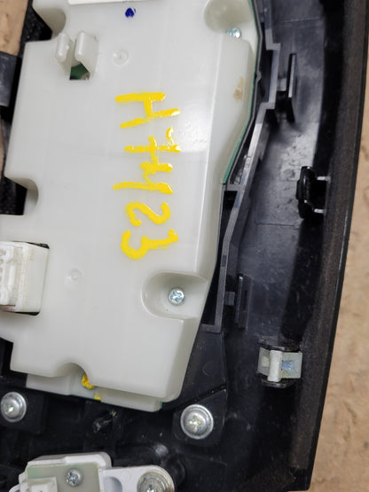 2013 to 2018 Nissan Pathfinder Radio Audio Information Control U5310 DG7