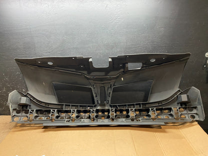 2013 to 2016 Lincoln MKT Grill Grille Support Panel F6490 PS3
