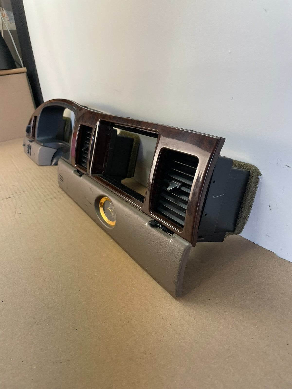 1998 - 2001 Lincoln Town Car Dash Speedometer Cluster Radio Bezel Trim af8445 DG1