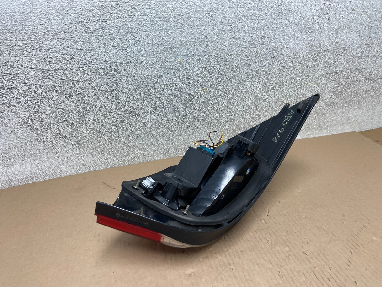 2004 - 2007 BMW 5 Series E60 Right Passenger RH Side Tail Light OEM AB5916 LK4