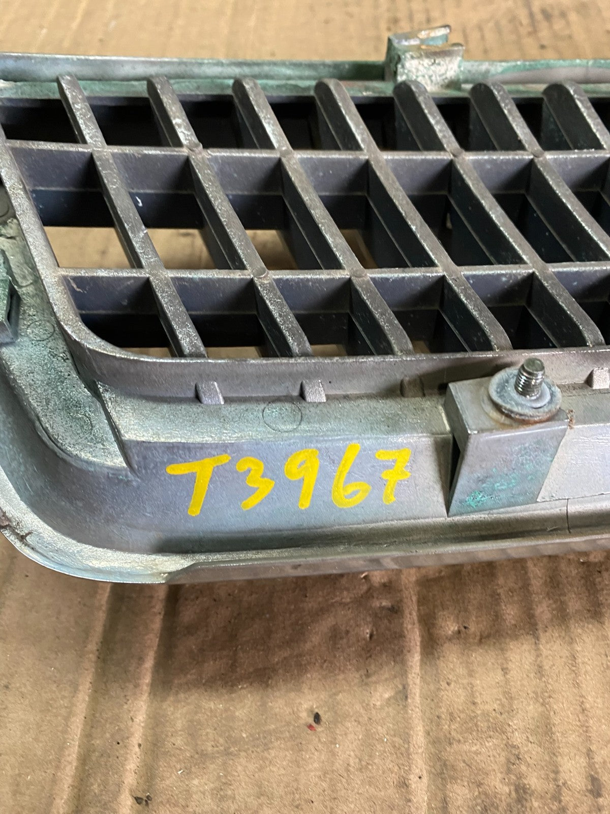 1996 to 1999 Infiniti i30 Front Upper Grill Grille OEM OEM T3967 DG12