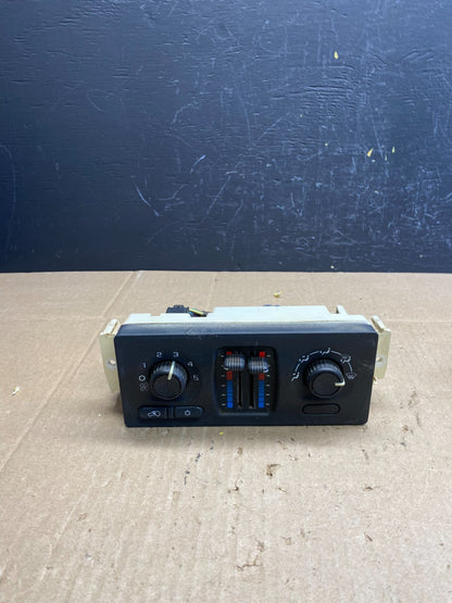 2003 to 2006 Chevrolet Tahoe Suburban Yukon Climate Control A/C AB9493 DG0