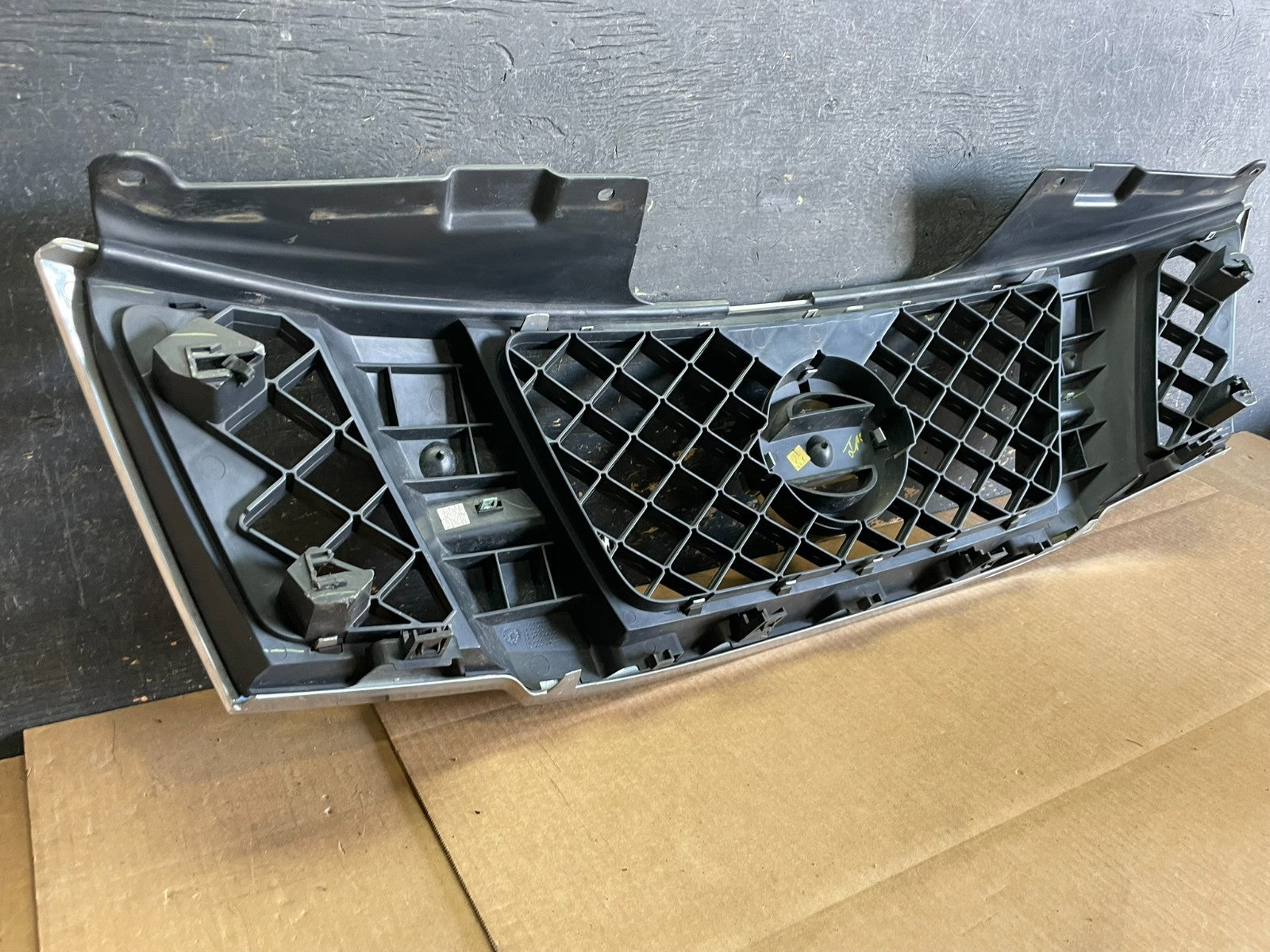 2008 to 2012 Nissan Pathfinder Front Upper Chrome Grill Grille OEM  AA8986 DG7