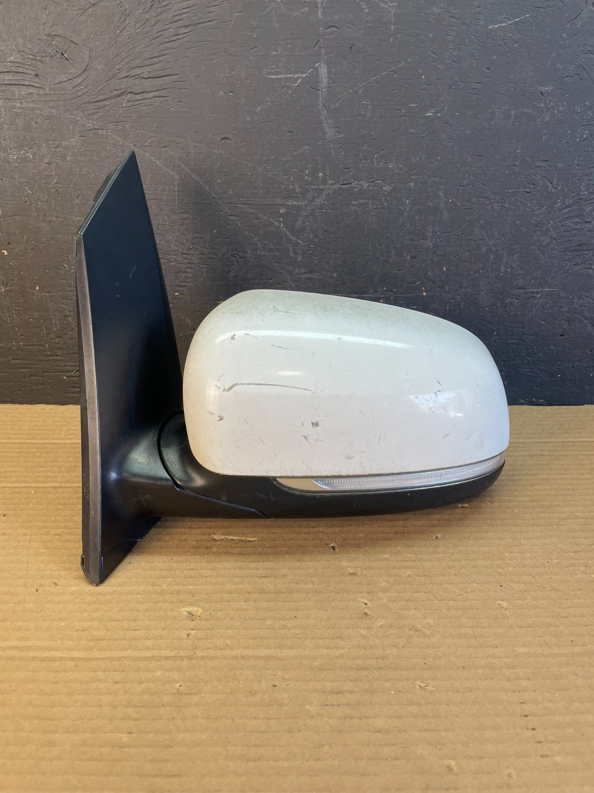 2015 to 2021 Kia Sedona Left Driver LH Side Door Mirror AE8646 DG0