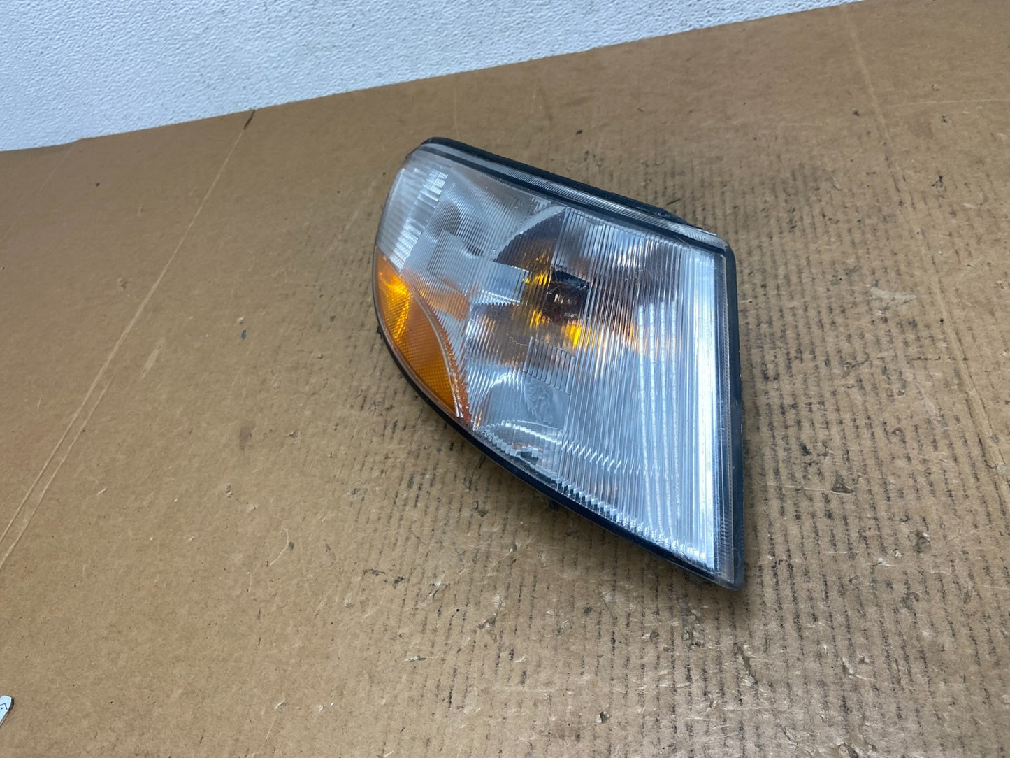 1999 to 2003 Saab 9-3 Front Right Passenger RH Side Turn Signal AE1202 DW1