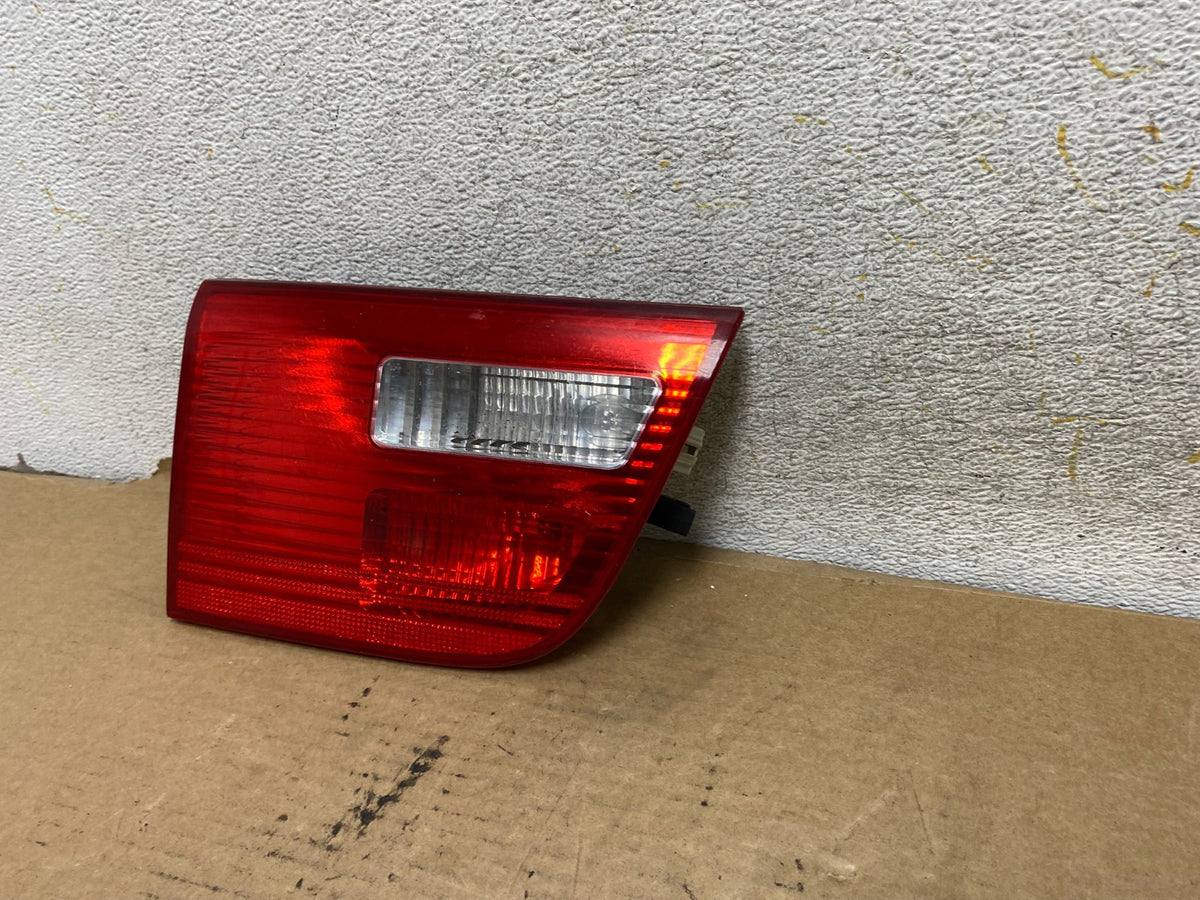 2004 2005 2006 Bmw X5 Left Driver Lh Inner Tail Light AH8056 LK2