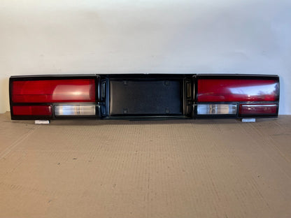 1992 1993 Chevrolet Cavalier Rear Trunk LID Center Tail Light AH0490 DG0