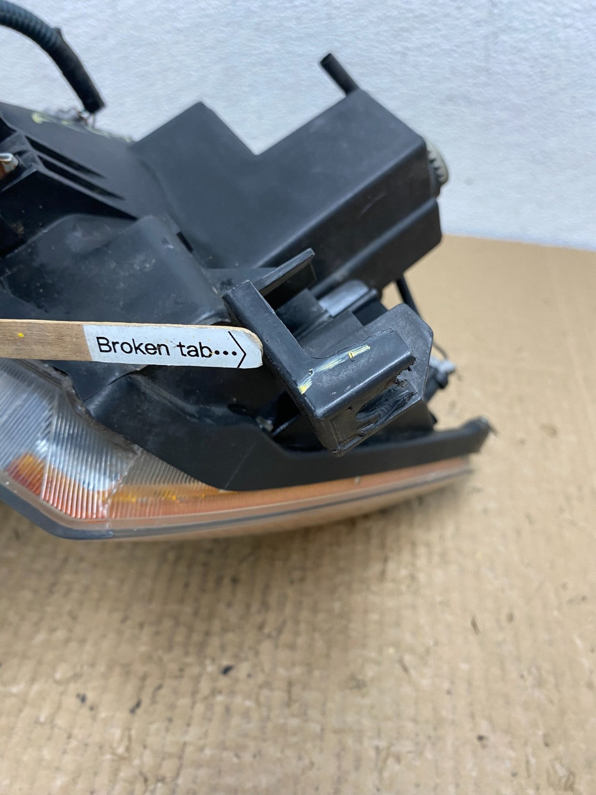 2005-2015 Nissan Xterra Right Passenger RH Headlight OEM AC4001 DW4