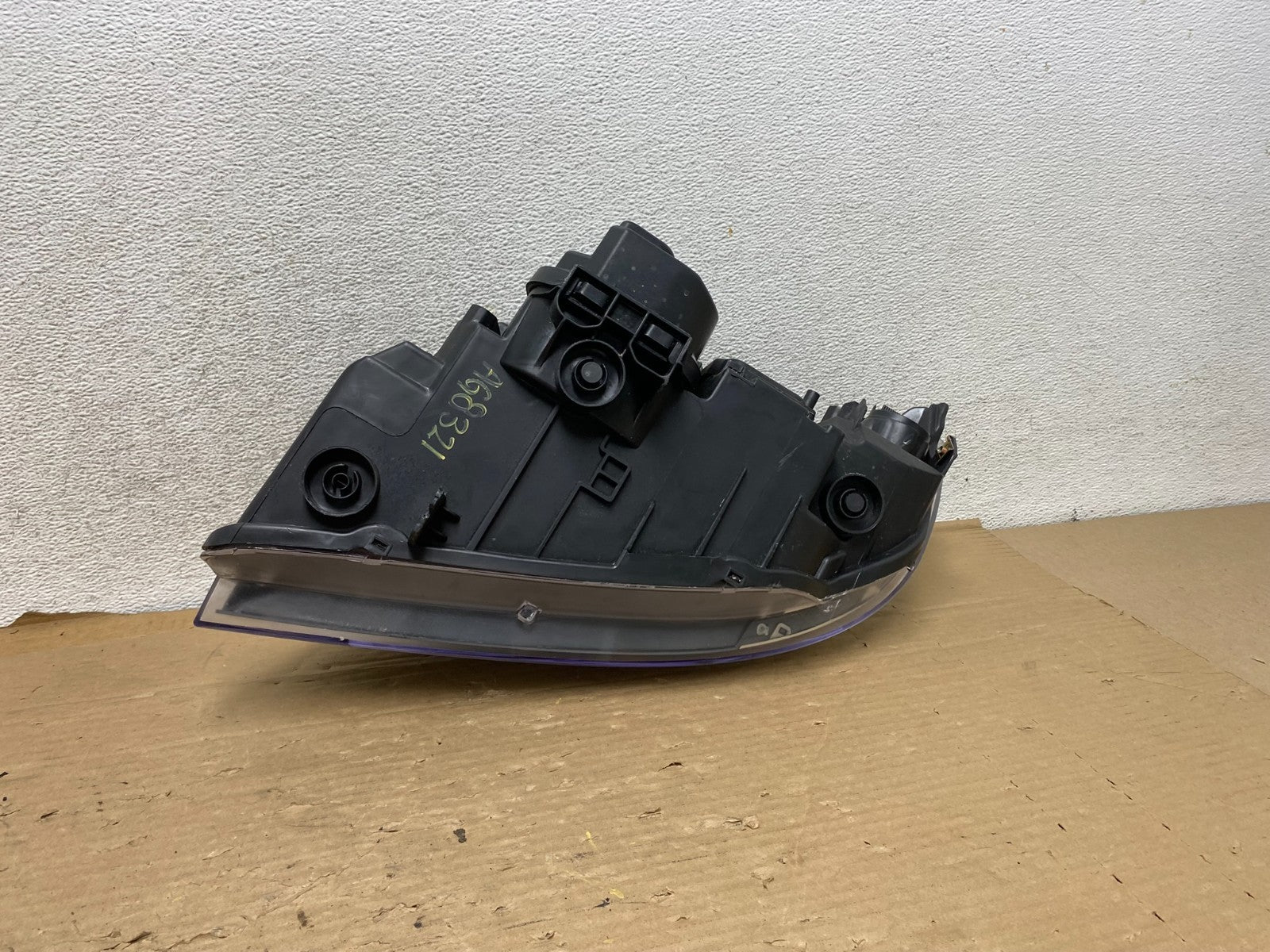 2009-2011 BMW 3 Series 328i 4/D Sedan Headlight Halogen Right Passenger AG83215