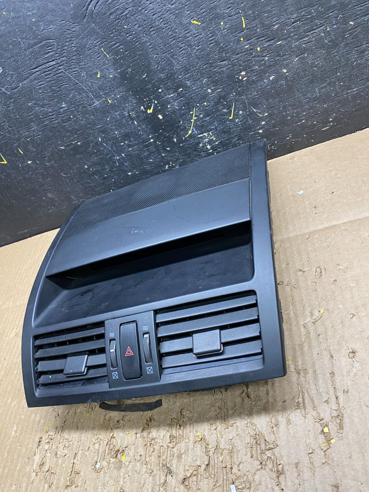 2009 to 2012 Mazda 6 Center Console Dash Dual Air Vent Oem V7437 DG1