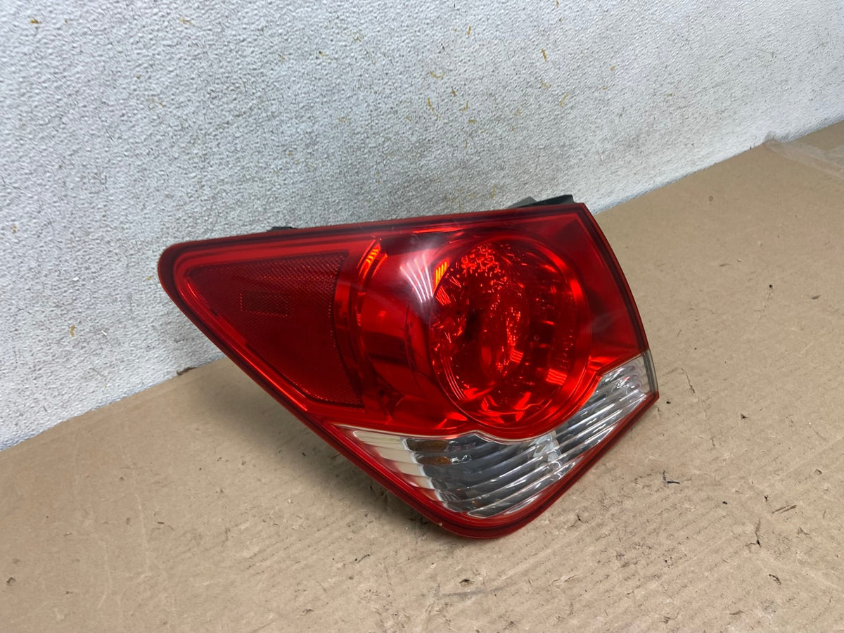 2011 2012 2013 2014 Chevrolet Cruze Left Driver LH Side Tail Light AH9533 LK2