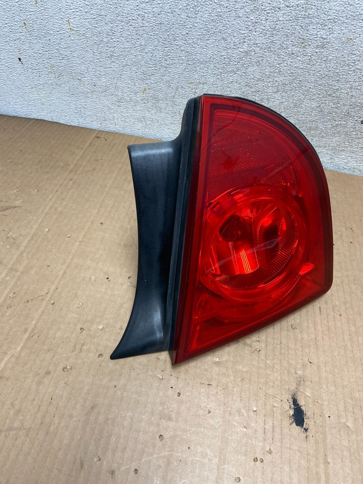 2008 - 2012 Chevrolet Malibu Right Passenger RH Side Tail Light AI8483 LK2
