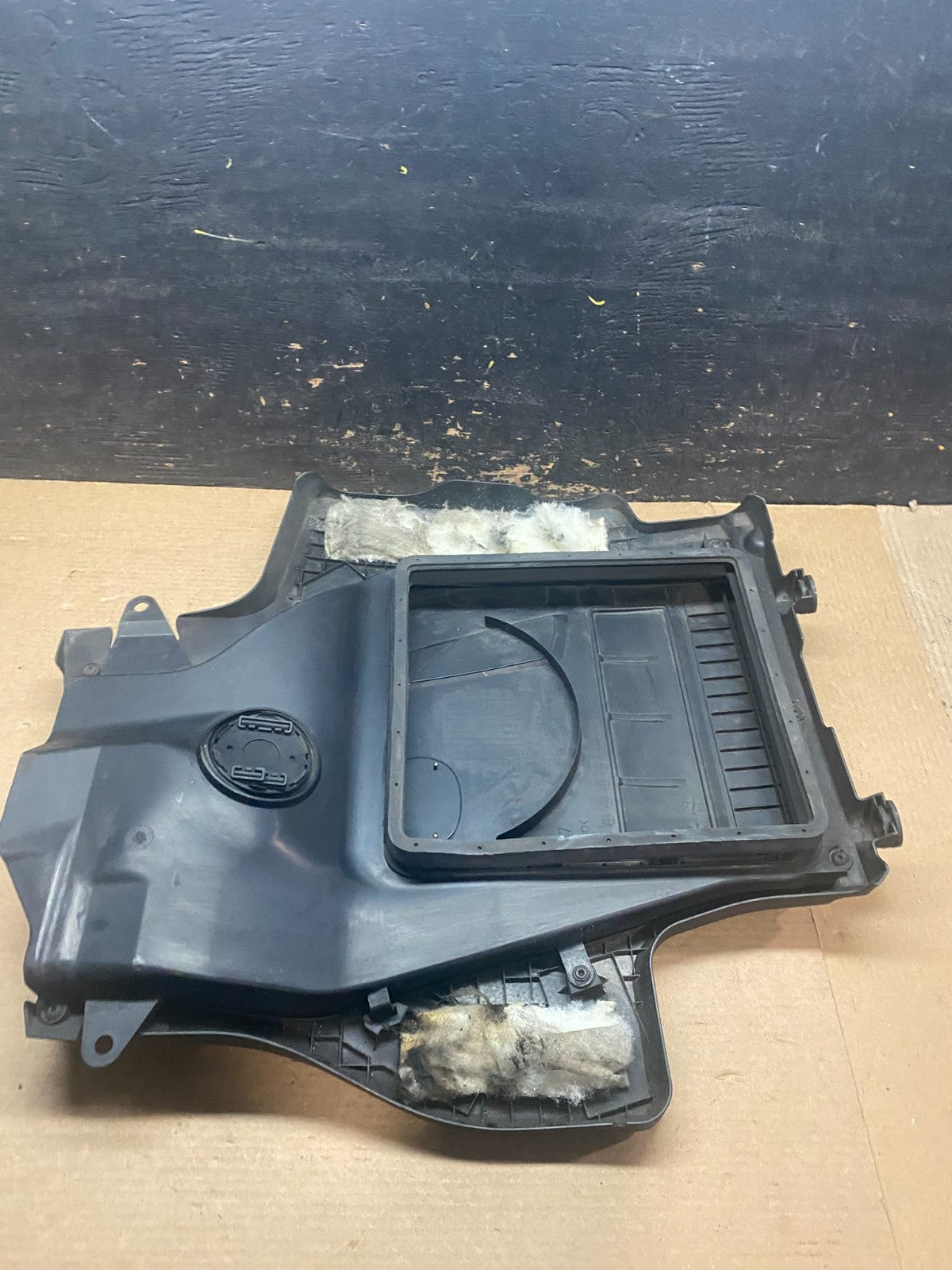 2010 2011 2012 Mazda CX7 CX-7 2.3L Engine Shield Top Cover V7037 DG7