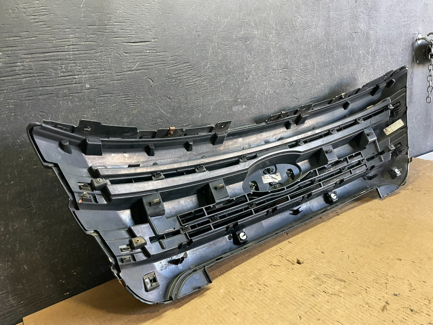 2011 to 2015 Ford Explorer Upper Front Grill Grille Oem aa5861 DG8