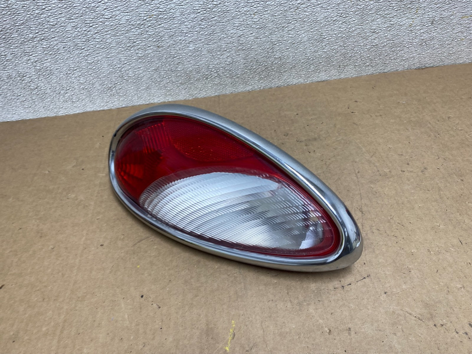 2006 to 2010 Chrysler PT Cruiser Left Driver LH Tail Light Oem W8604 DW1