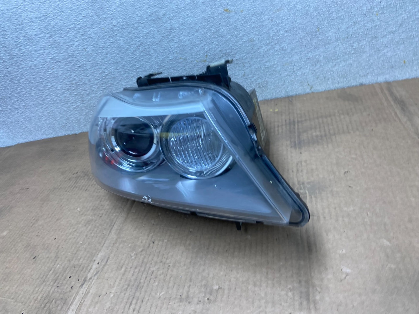 2009-2011 Bmw 3 Series 328i 4/D Sedan Right Passenger Headlight Xenon OEM AA53781