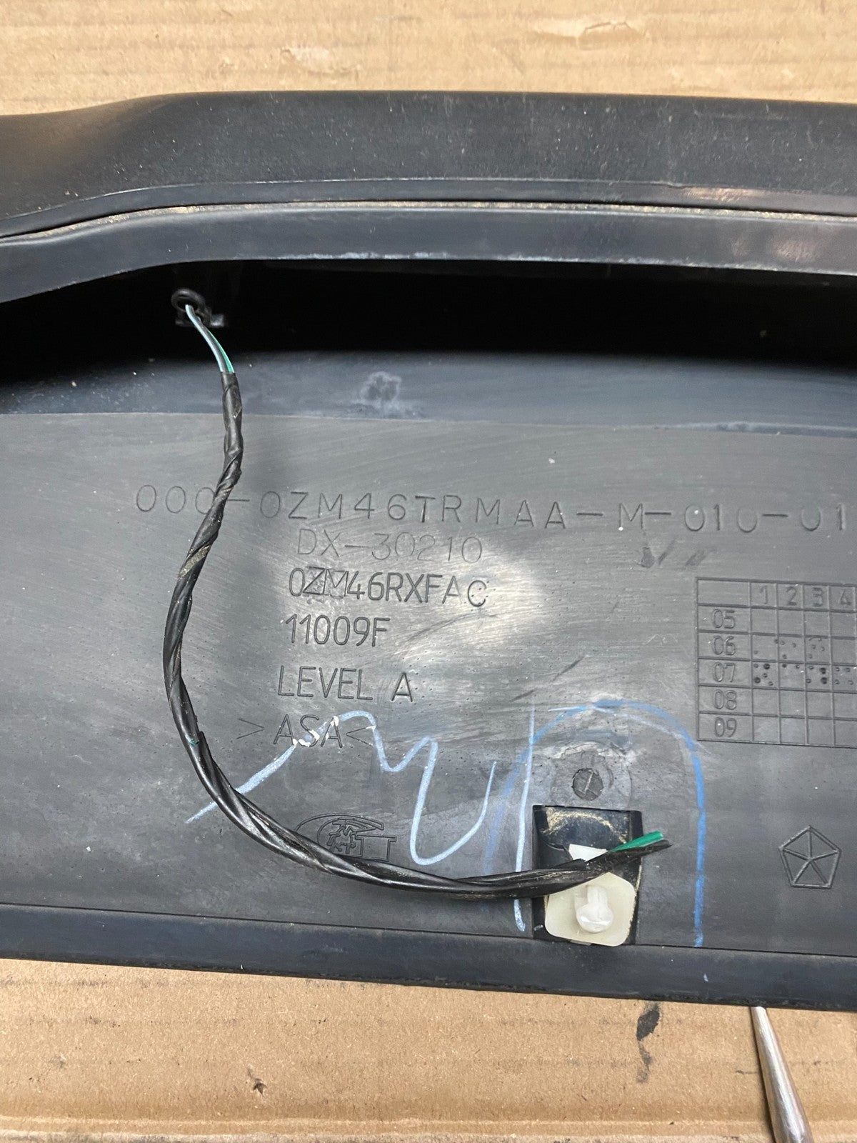 2007 to 2010 Jeep Compass Spoiler 3RD Third Break Light Rear OEM v2839 DG12