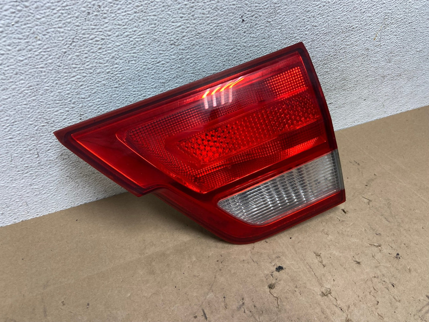 2011-2013 Jeep Grand Cherokee Right Passenger Rh Inner Tail Light AE6555 LK2