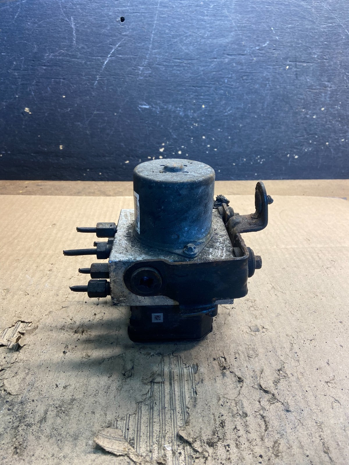2014 2015 FORD E350 Van  ABS Anti Lock Brake Pump Module Z8981 DG2