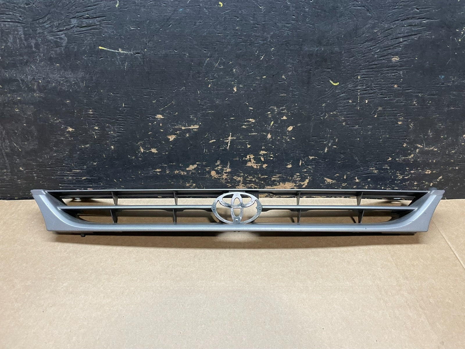 1994 1995 1996 Toyota Camry Front Upper Grill Grille Y9475  DG0