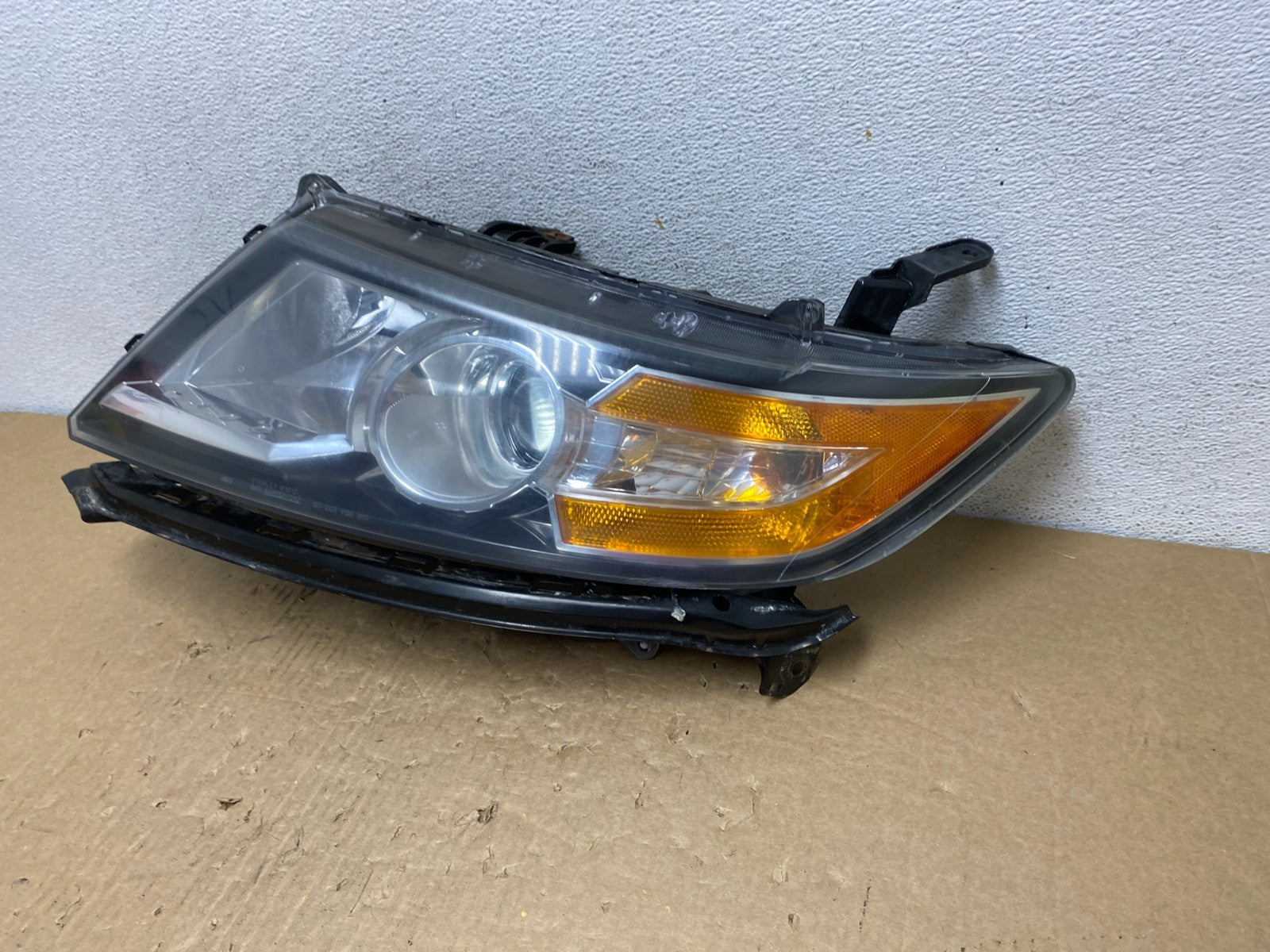 2011 to 2013 Honda Odyssey Front Left Driver LH Headlight Halogen AF7433 DW1
